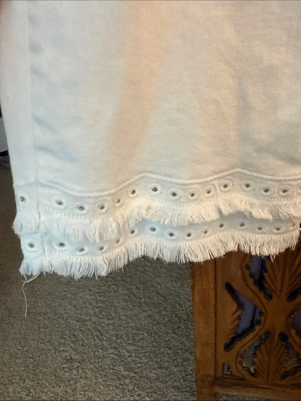 Chico's White Ankle-Length Capri Jeans  Frayed